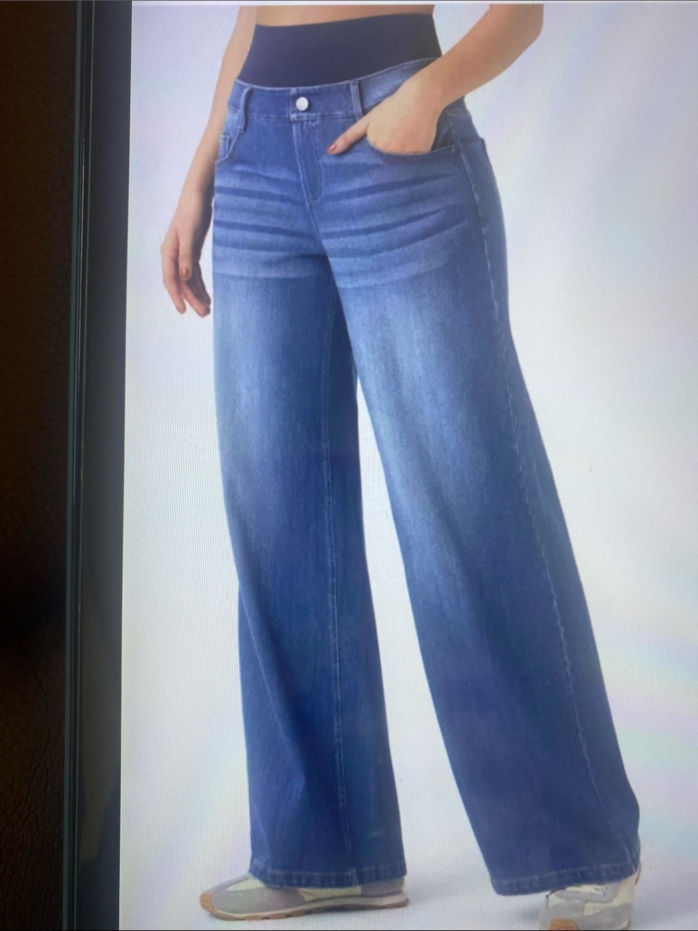 XLARGE.  HALARA FLEX TUMMY CONTROL WIDE LEG BAGGY DISTRESSED STRETCHY JEANS